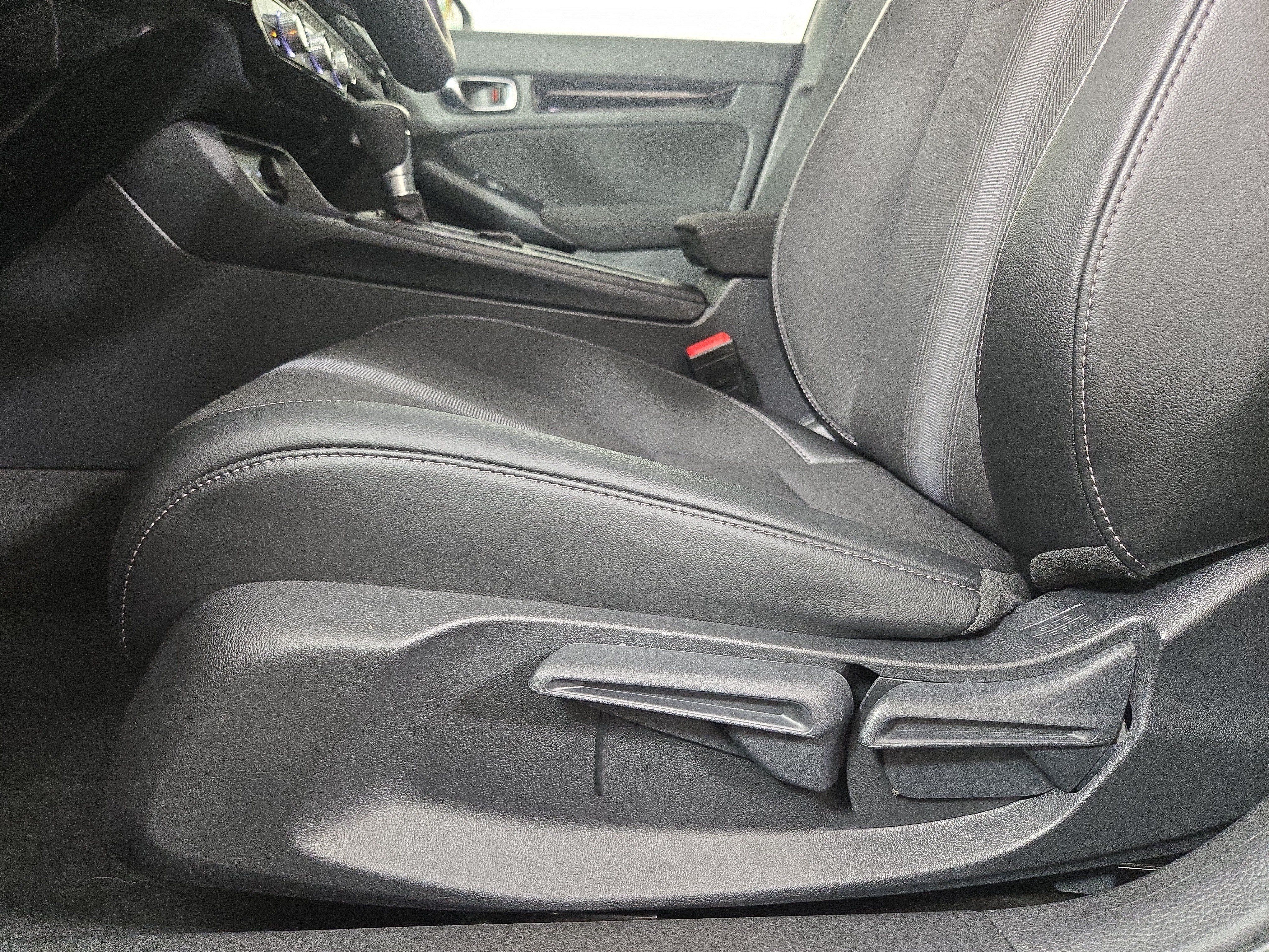 Used 2025 Honda Civic Sport image 25