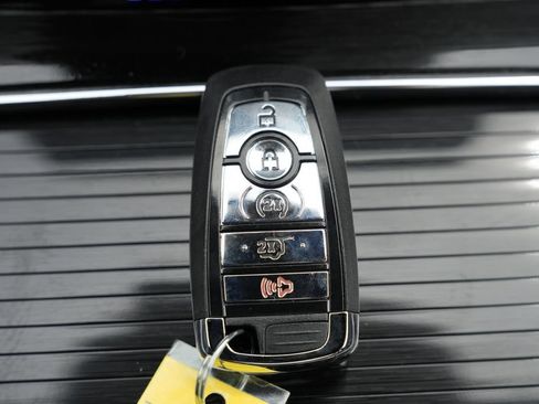 Used 2023 Lincoln Nautilus Reserve AWD/4WD image 43