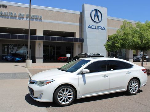 Used 2013 Toyota Avalon Limited FWD image 1