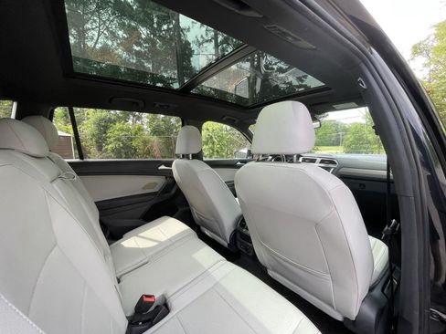 Used 2021 Volkswagen Tiguan SE R-Line FWD image 43