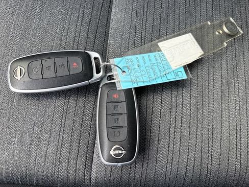 Certified 2023 Nissan Rogue SV FWD image 28