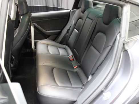 Used 2023 Tesla Model 3 Standard Range image 40