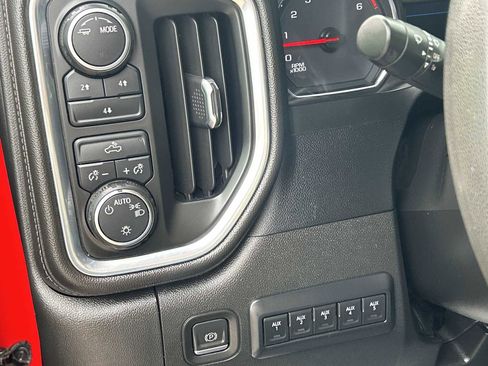 Used 2022 Chevrolet Silverado 2500 LT w/ Snow Plow Prep/Camper Package AWD/4WD image 16