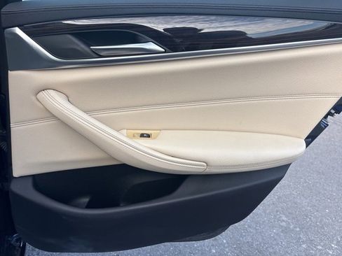 Used 2018 BMW 530i xDrive image 14