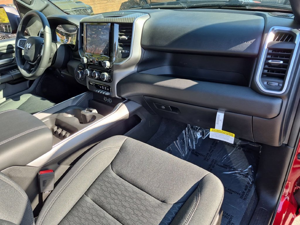 New 2026 RAM 1500 Express AWD/4WD image 17