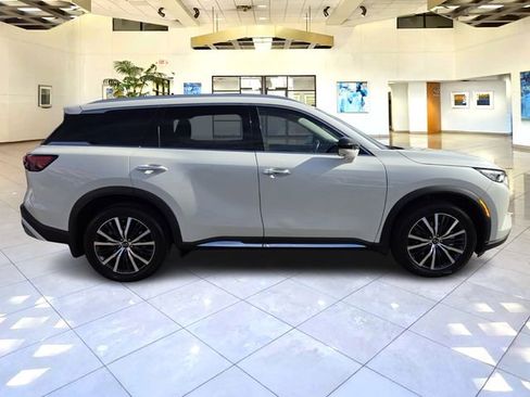 Used 2024 INFINITI QX60 Sensory w/ Vision Package image 8