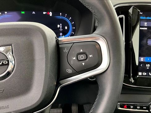 Used 2023 Volvo XC40 B4 Plus w/ Driver Assist Package image 27