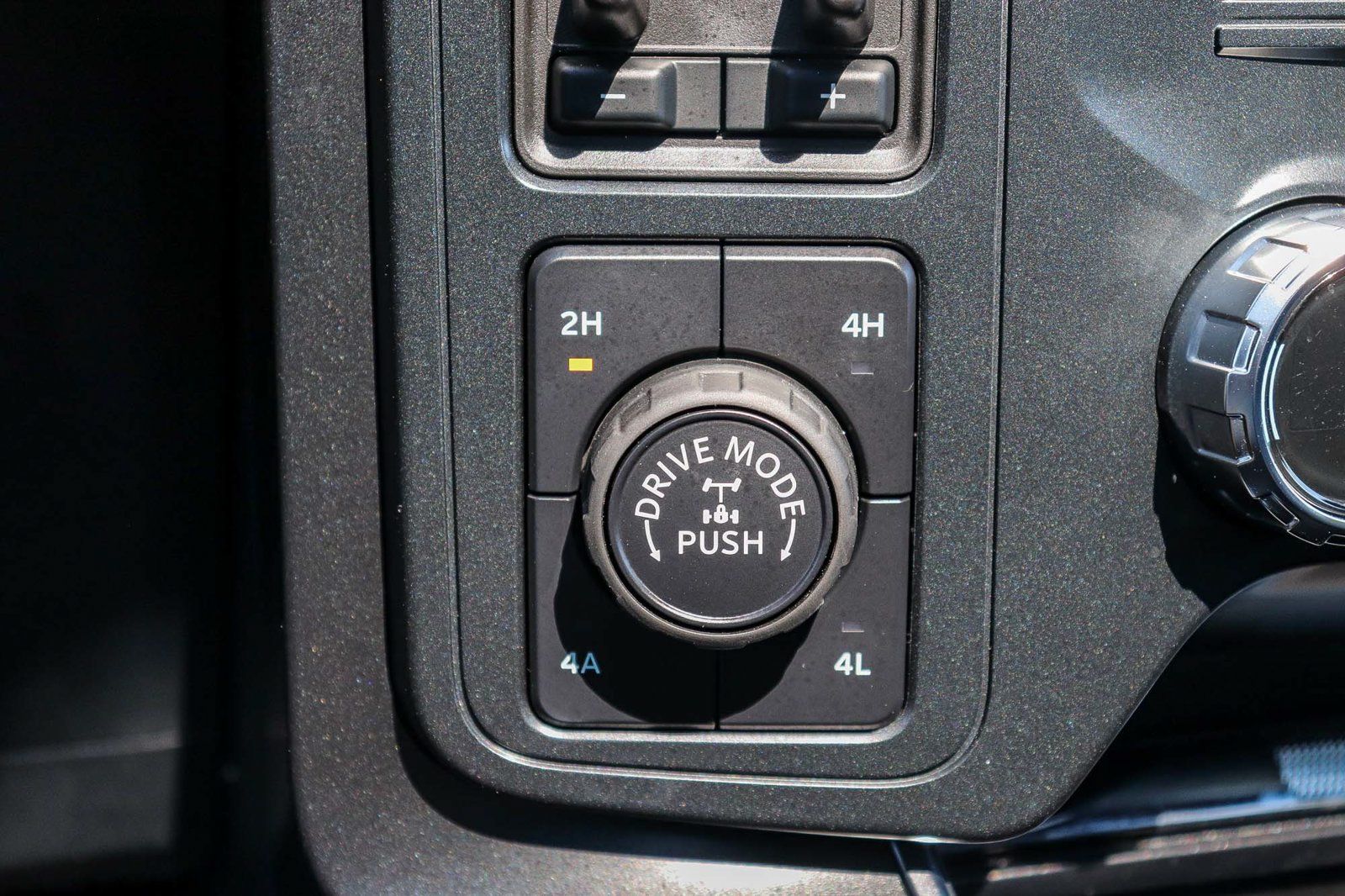 Used 2025 Ford F150 Raptor AWD/4WD image 26