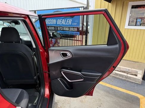 Used 2022 Kia Soul LX w/ Technology Package image 19