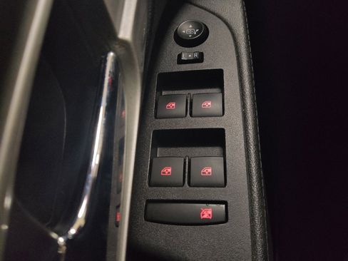 Used 2017 GMC Terrain SLE image 27