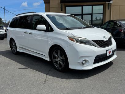 Used 2017 Toyota Sienna SE