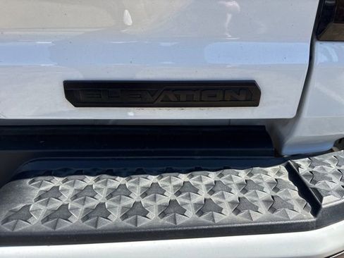 Used 2024 GMC Canyon Elevation w/ Convenience Package image 10