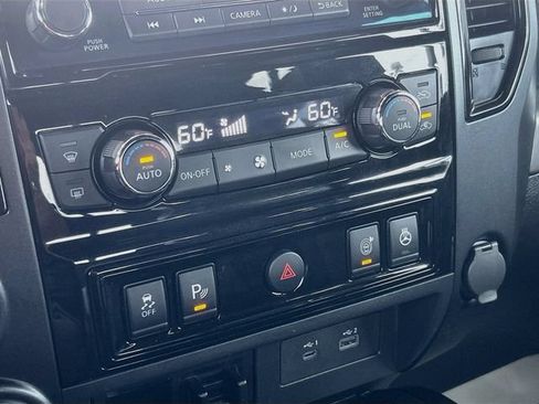 Used 2023 Nissan Titan PRO-4X w/ Pro-4x Convenience Package AWD/4WD image 13