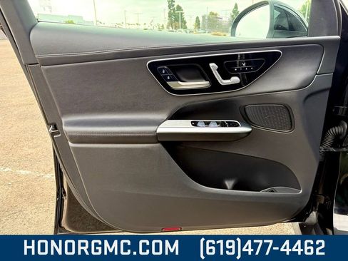 Used 2024 Mercedes-Benz GLC 300 image 13