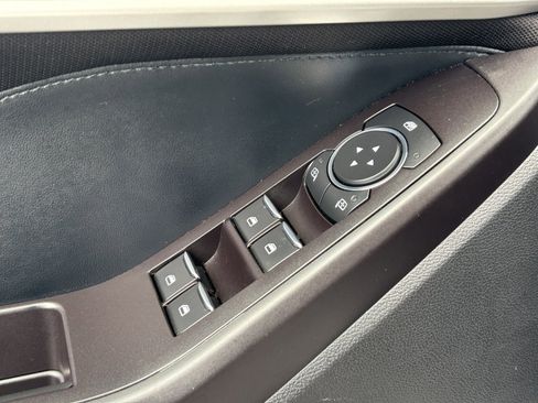 Used 2020 Ford Explorer XLT image 13