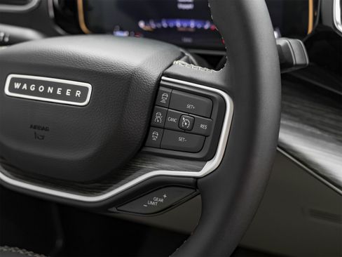Used 2023 Jeep Wagoneer Series II AWD/4WD image 47