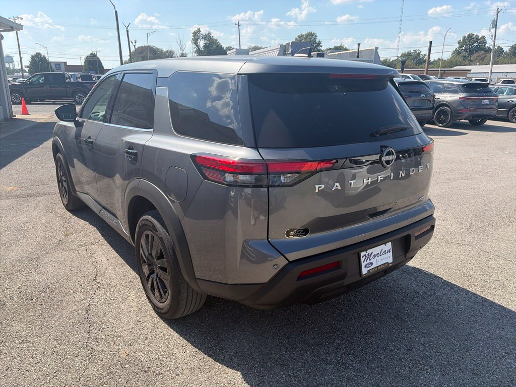 Used 2025 Nissan Pathfinder S AWD/4WD image 4