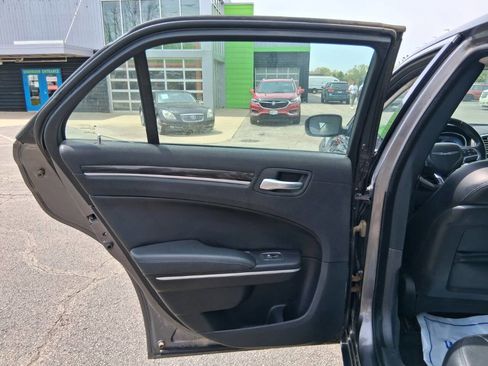 Used 2015 Chrysler 300 Limited w/ Driver Convenience Group AWD/4WD image 7
