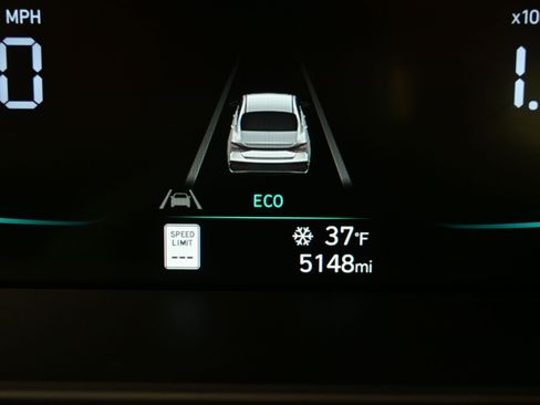 Certified 2025 Hyundai Elantra Blue image 24