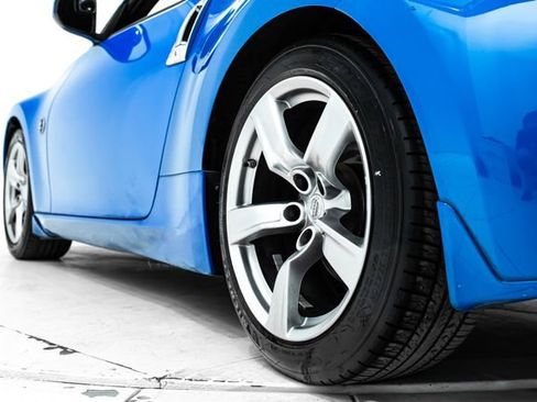 Used 2009 Nissan 370Z Coupe image 14