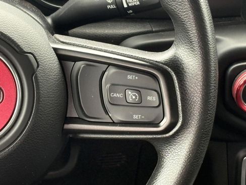 Used 2022 Jeep Gladiator Sport AWD/4WD image 11