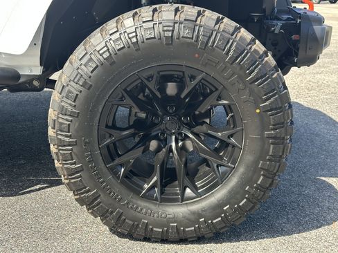 Used 2024 Jeep Gladiator Mojave image 28