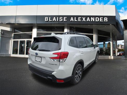 Used 2023 Subaru Forester Limited AWD/4WD image 3