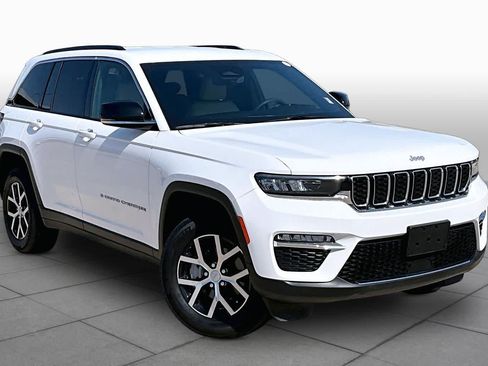 Used 2024 Jeep Grand Cherokee Limited w/ Trailer Tow Package AWD/4WD image 3