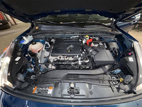 Used 2020 Ford Escape SE image 18