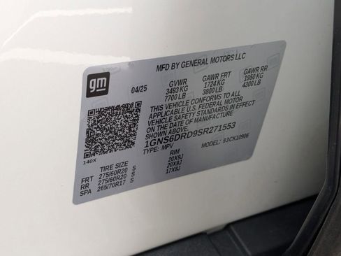 Used 2025 Chevrolet Suburban Z71 image 36