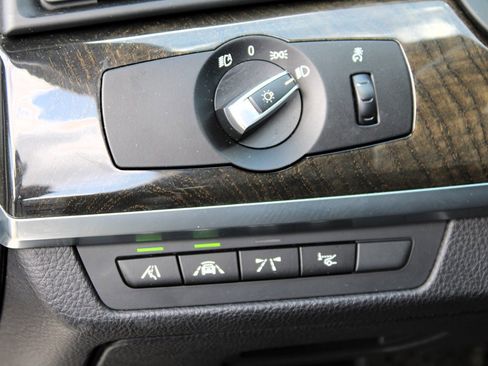 Used 2014 BMW 750Li image 30