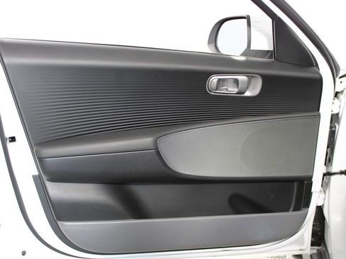 Used 2024 Hyundai Ioniq 6 SE RWD image 5