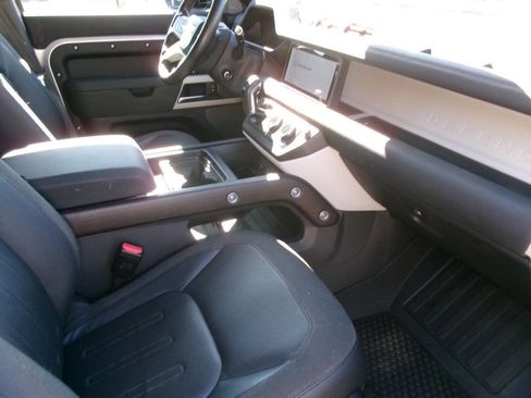Used 2020 Land Rover Defender 110 SE AWD/4WD image 10