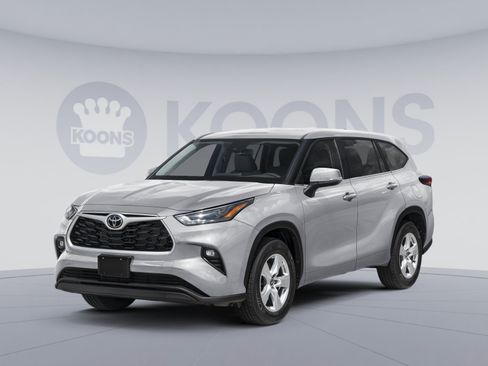 Used 2025 Toyota Highlander XLE AWD/4WD image 1