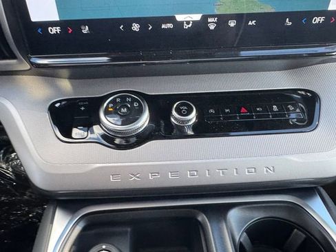 New 2026 Ford Expedition Active image 23