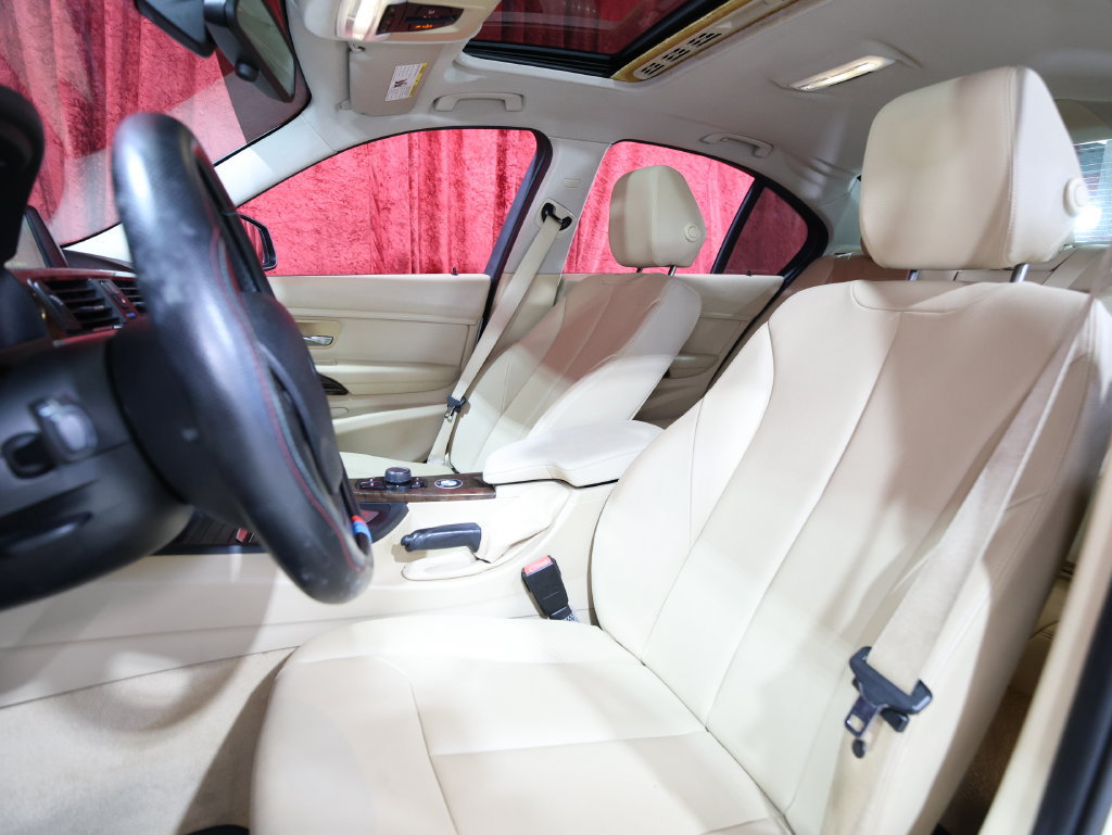Used 2014 BMW 320i Sedan RWD image 12