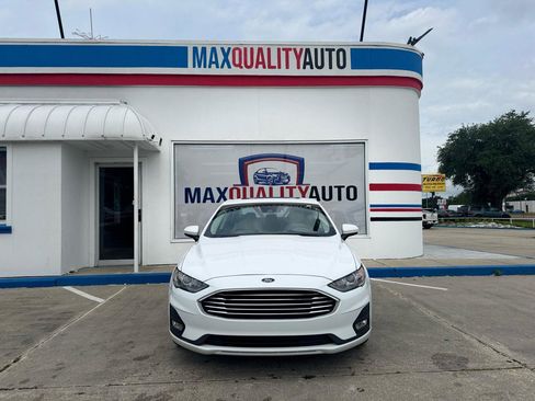 Used 2020 Ford Fusion SE w/ Equipment Group 151A FWD image 8