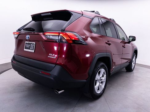Used 2021 Toyota RAV4 XLE w/ Convenience Package AWD/4WD image 18