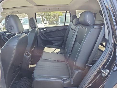Used 2023 Volkswagen Tiguan SE w/ Panoramic Sunroof Package FWD image 14