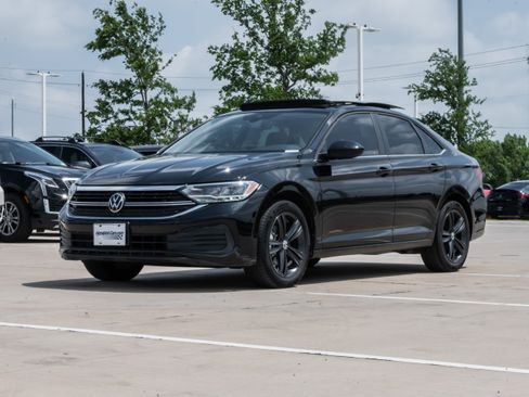 Used 2023 Volkswagen Jetta SE image 5