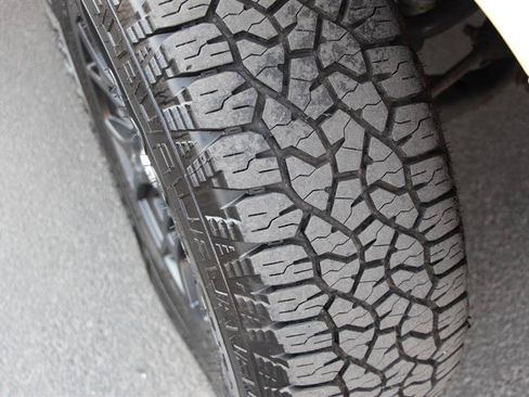 Used 2021 Toyota Tacoma SR AWD/4WD image 40