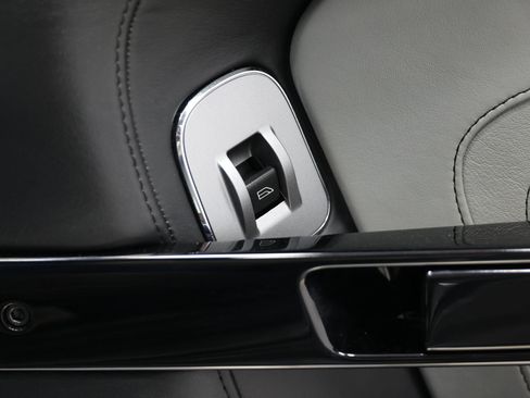 Used 2016 Aston Martin V8 Vantage S RWD image 43