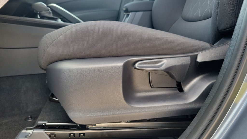 New 2026 Toyota Corolla Cross LE w/ Moonroof Package FWD image 16