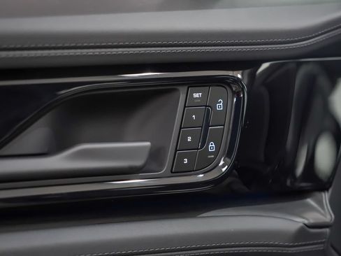 Certified 2025 Porsche Panamera 4 AWD/4WD image 22