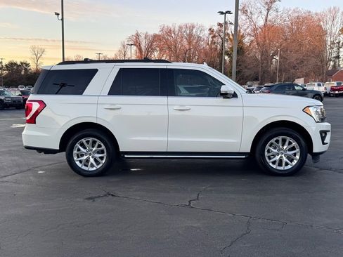 Used 2021 Ford Expedition XLT image 9