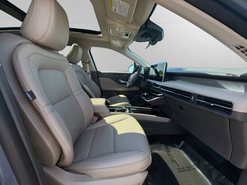 Used 2023 Lincoln Corsair AWD w/ Equipment Group 101A image 13