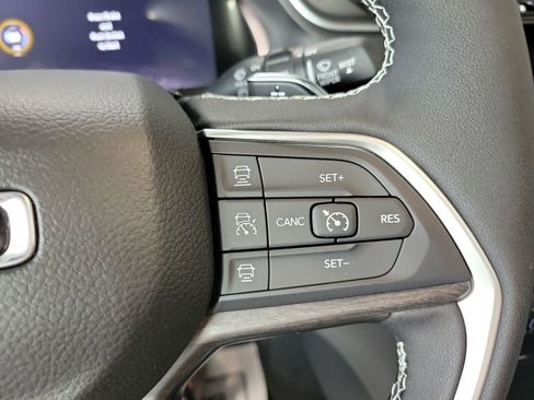 New 2025 Jeep Grand Cherokee L Limited w/ Black Appearance Package AWD/4WD image 19