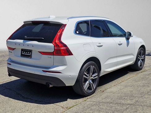 Used 2019 Volvo XC60 T5 Momentum w/ Premium Package FWD image 3