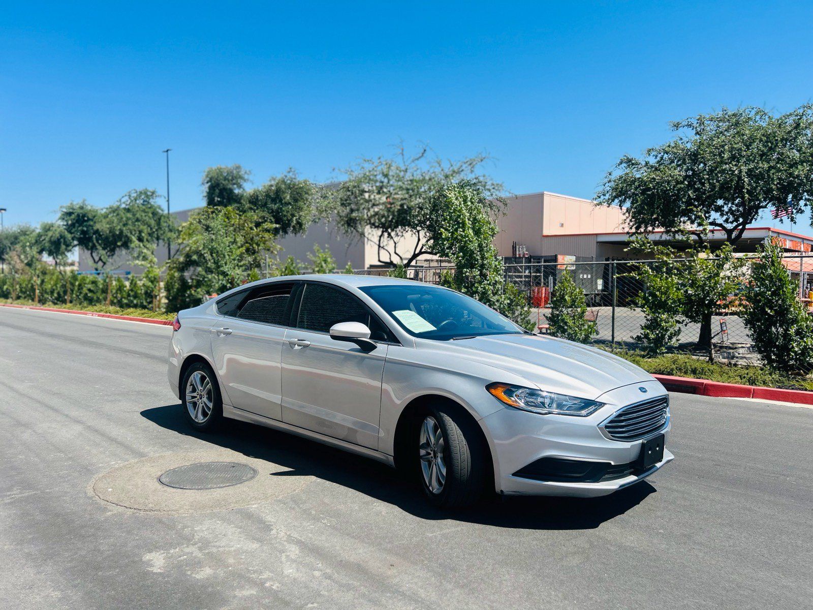 Used 2018 Ford Fusion SE FWD image 10
