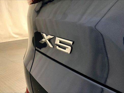Used 2023 BMW X5 xDrive45e w/ Executive Package AWD/4WD image 9